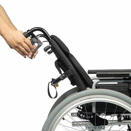 Кресло-коляска Ortonica для инвалидов Trend 70 с пневматическими колесами. Изображение 10 из 10